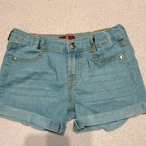 Adorable kid’s Seven shorts size 4